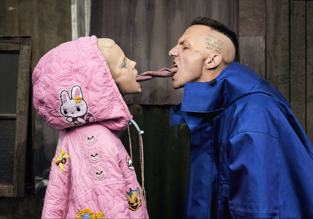 Мягкий пушистый ковер, машина с мыльными пузырями и сандаловые благовония - и это далеко не все запросы группы Die Antwoord Мягкий пушистый ковер, машина с мыльными пузырями и сандаловые благовония - и это далеко не все запросы группы Die Antwoord