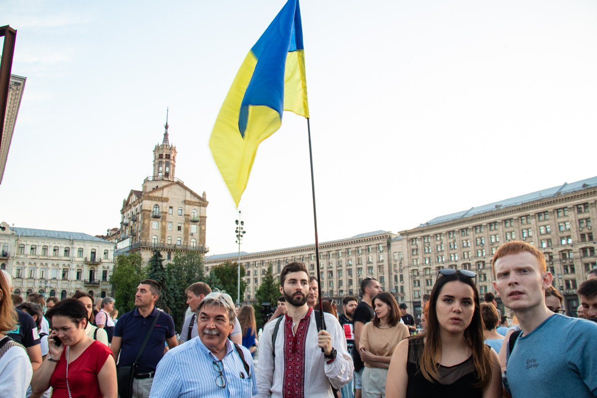 Первый митинг завершился обещанием продолжить акцию в четверг под стенами Конституционного суда Первый митинг завершился обещанием продолжить акцию в четверг под стенами Конституционного суда