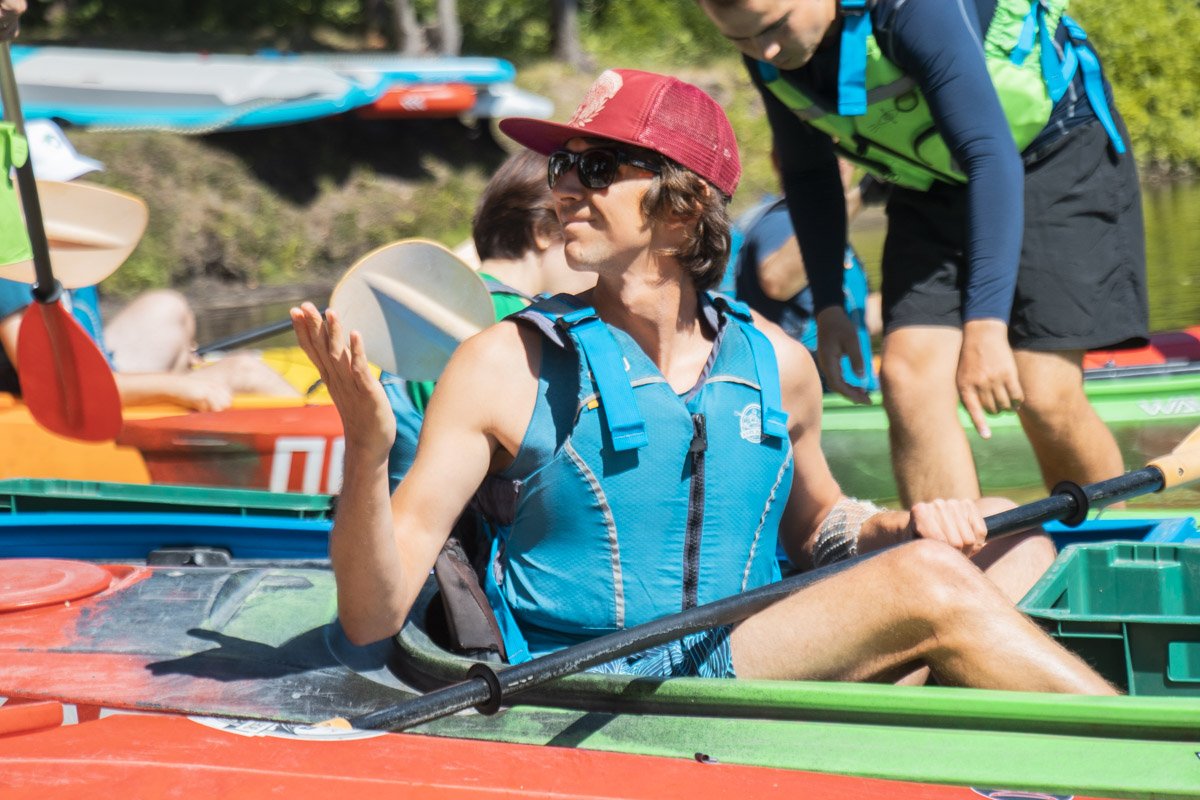 Одновременно на воду спустились волонтеры в нескольких районах столицы