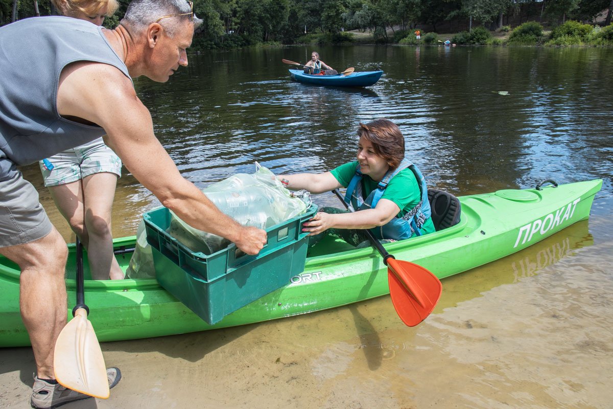 Приходите в один из Каяк-Каноэ центров, которые находятся на Гидропарке, Славутиче, Березняках и Оболони