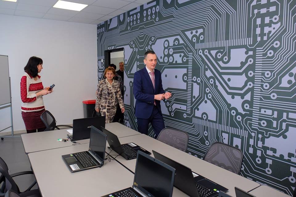 Команда ДнепрОГА вплотную взялась за внешкольное образование Команда ДнепрОГА вплотную взялась за внешкольное образование