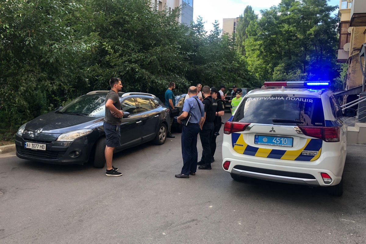 3 июля в Киеве по адресу улица Большая Васильковская, 132 произошло разбойное нападение3 июля в Киеве по адресу улица Большая Васильковская, 132 произошло разбойное нападение