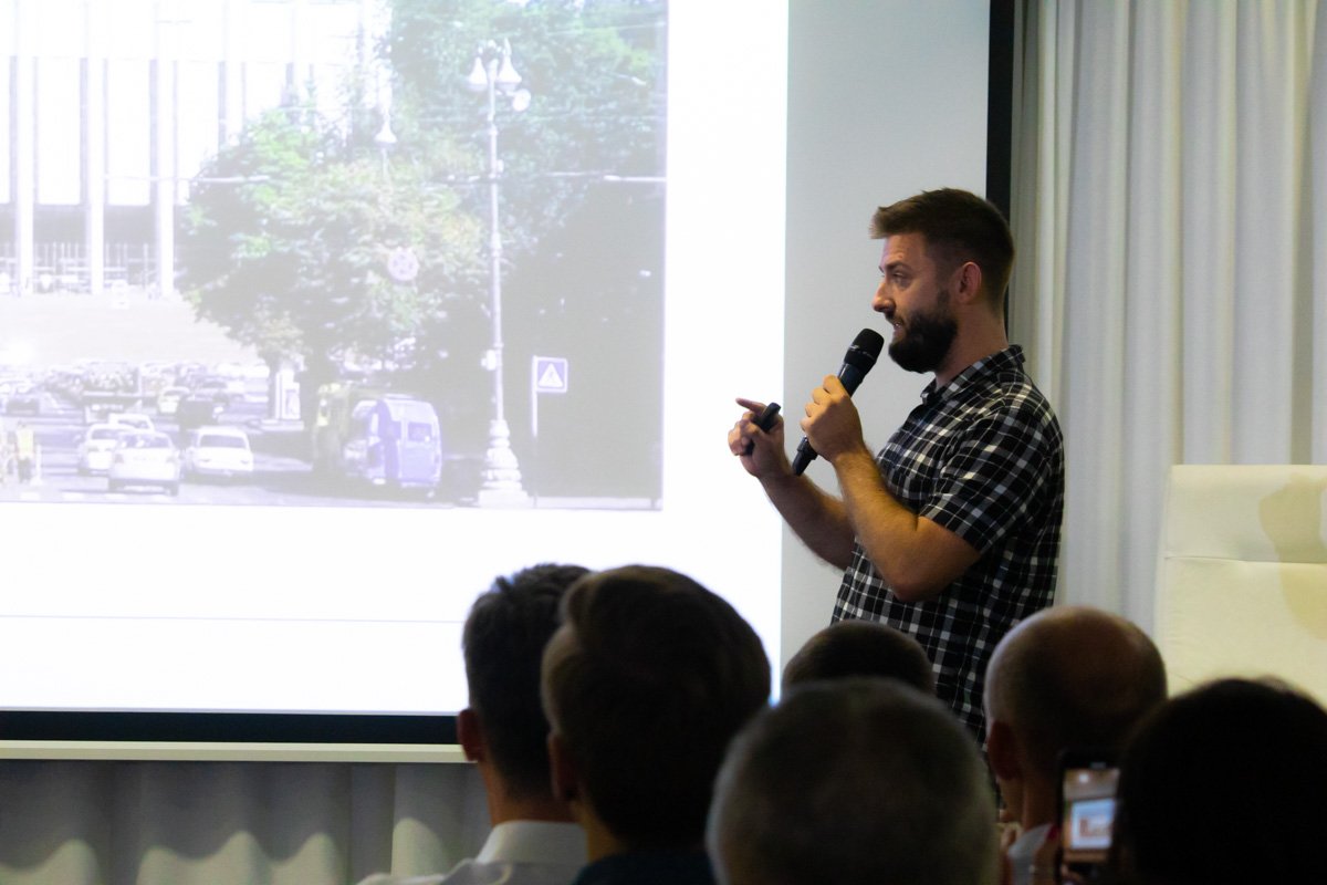 Иван Юнаков представляет концепцию нового офиса Президента Украины