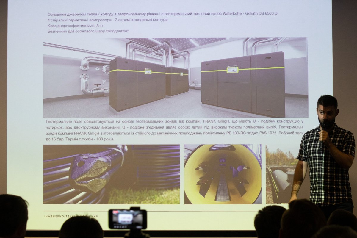 Три чемоданчика - это все оборудование, которое будет обслуживать офис