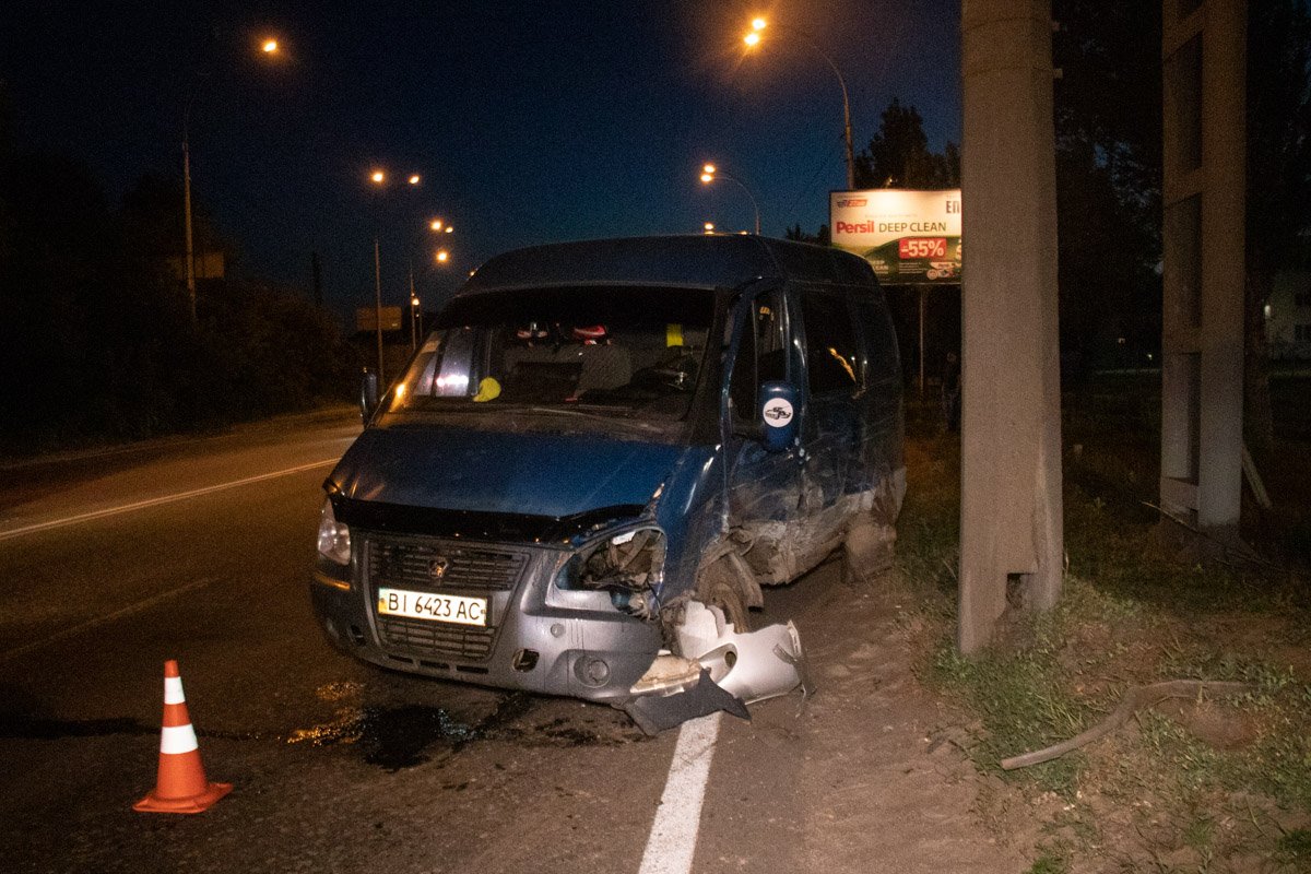 В Киеве на улице Академика Заболотного столкнулись ГАЗ и Fiat