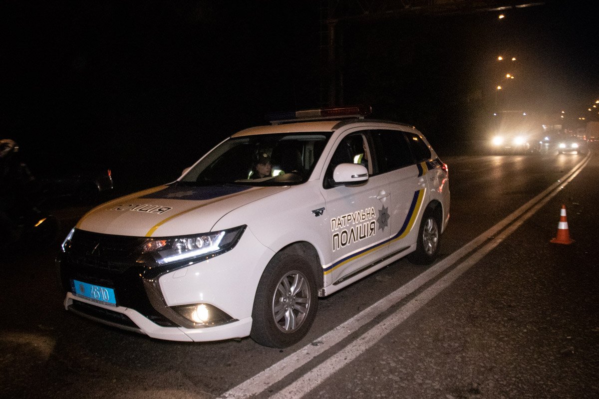 На месте происшествия работал экипаж полиции