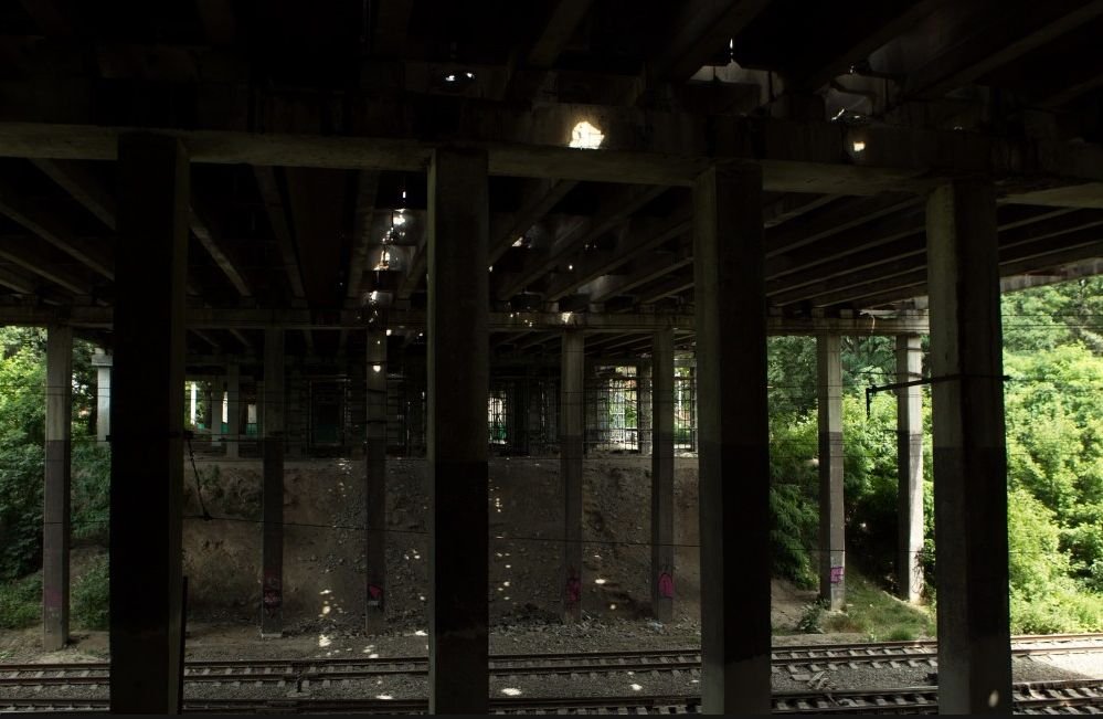 Также ремонта ждет и нижняя часть моста Также ремонта ждет и нижняя часть моста