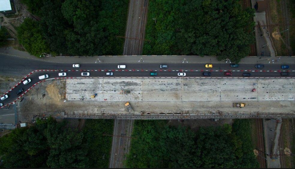 Пока же трафик на путепроводе впечатляет Пока же трафик на путепроводе впечатляет