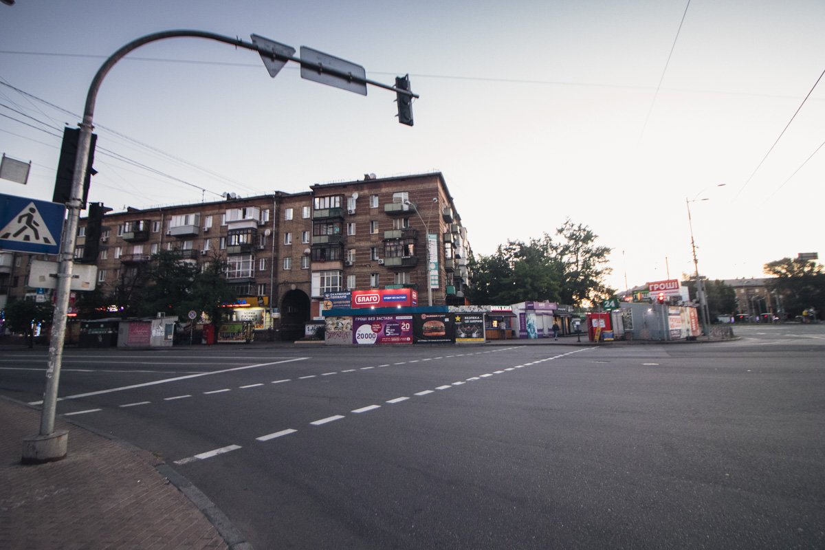 Пожалуй, самая ровная часть асфальтного покрытия Пожалуй, самая ровная часть асфальтного покрытия