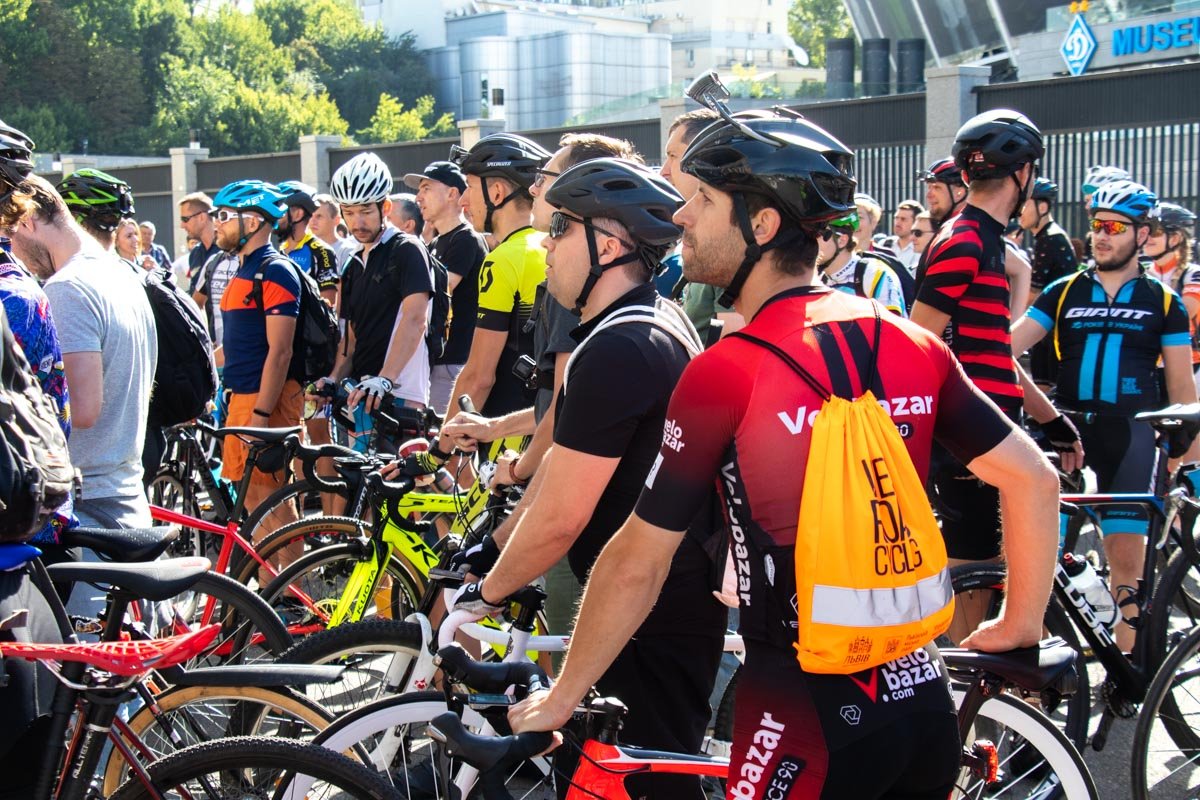 В Киеве состоялась акция в поддержку победительницы Европейских игр 2019 года в велоспорте Анны Соловей