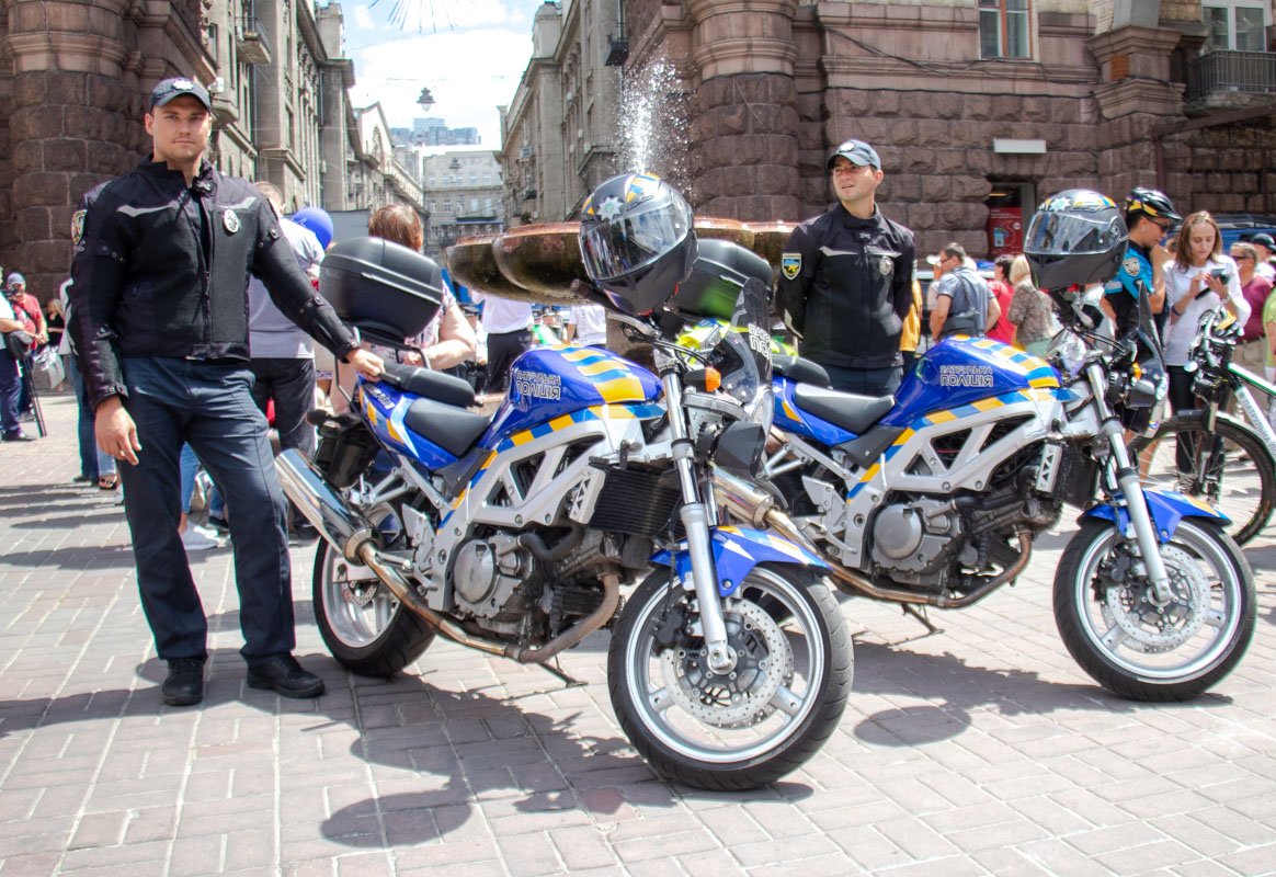 Мото-полиция появилась на улицах Киева год назад Мото-полиция появилась на улицах Киева год назад