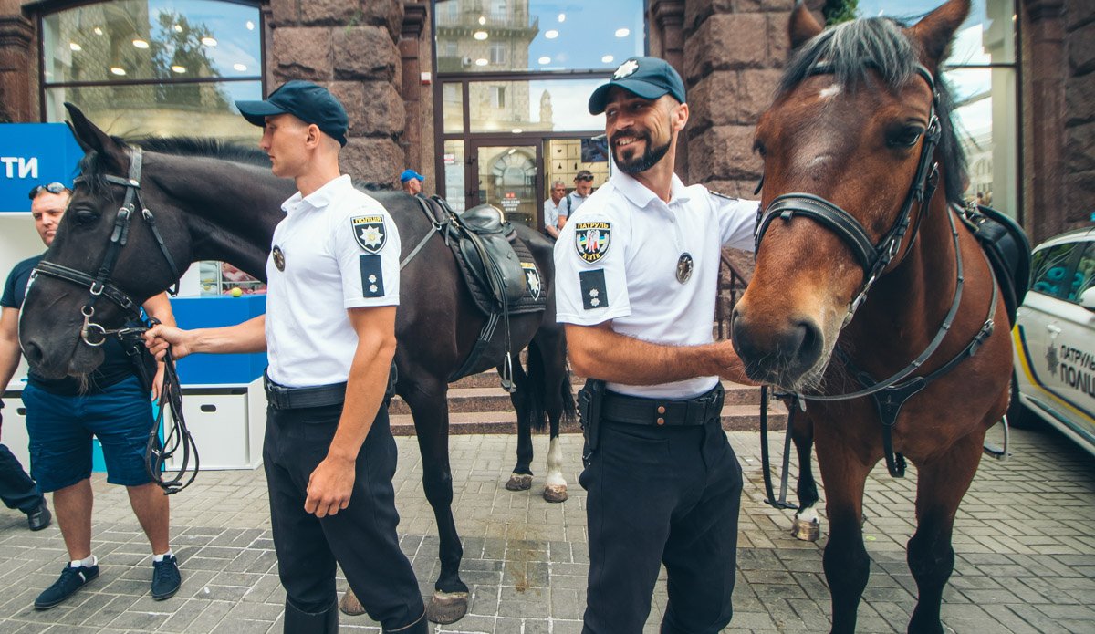 Ковбои Нацполиции Украины и их верные друзья Ковбои Нацполиции Украины и их верные друзья