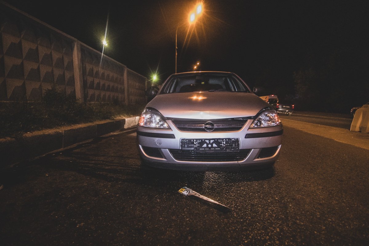 Транспорт с несколькими десятками пассажиров въехал в Kia и таким образом получился «паровоз» из автобуса и легковых авто