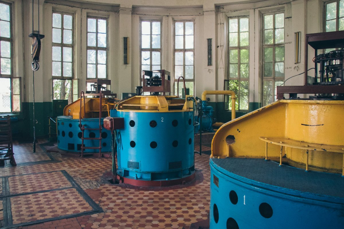 Двигатели насосов на станции подъема воды