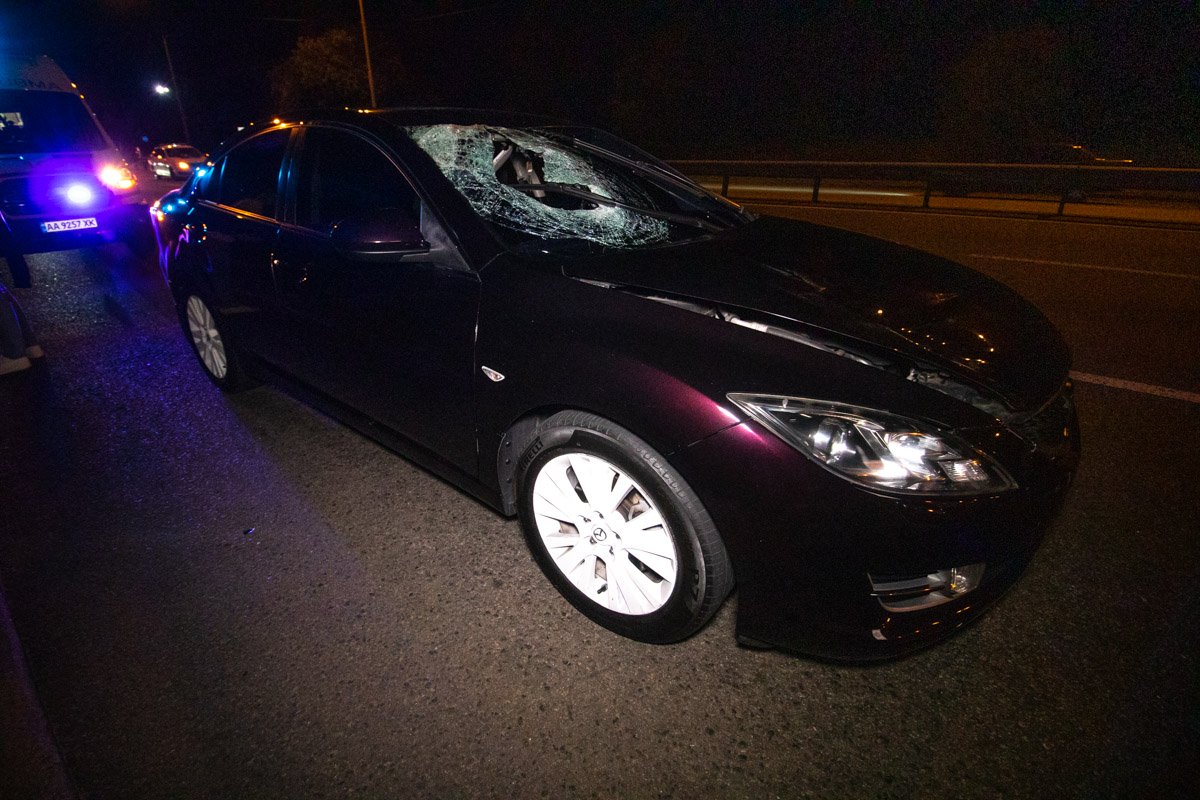 На проспекте Победы произошла авария с участием пешехода и автомобиля Mazda 6 На проспекте Победы произошла авария с участием пешехода и автомобиля Mazda 6