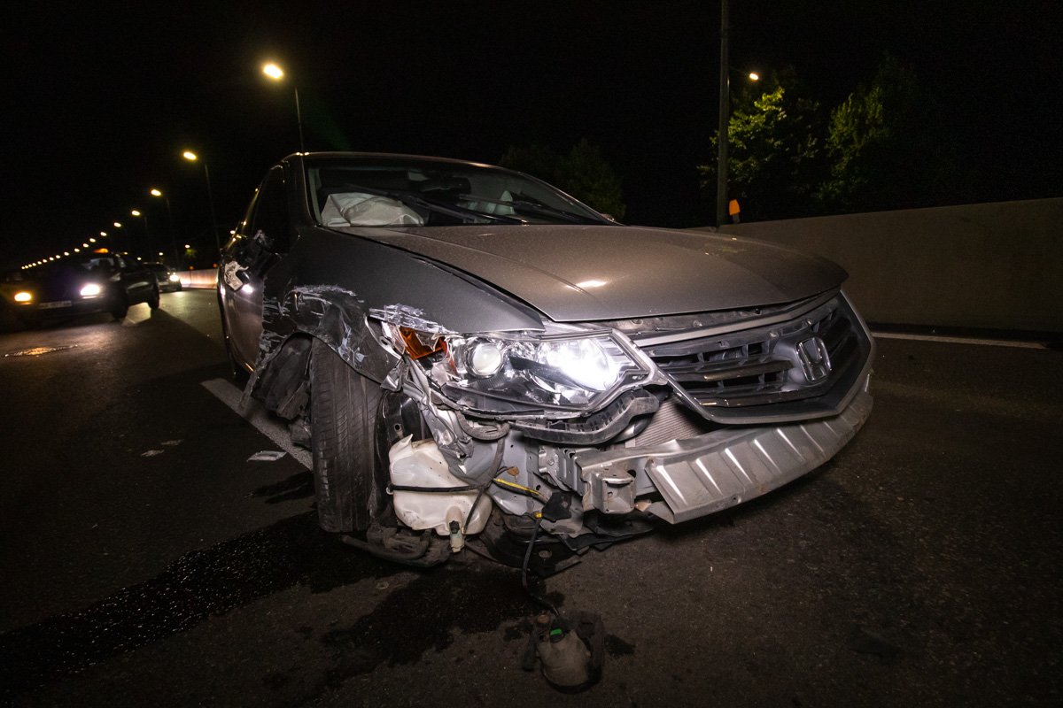 Водитель Acord не справился с управлением и влетел в заднюю часть Lancer Водитель Acord не справился с управлением и влетел в заднюю часть Lancer
