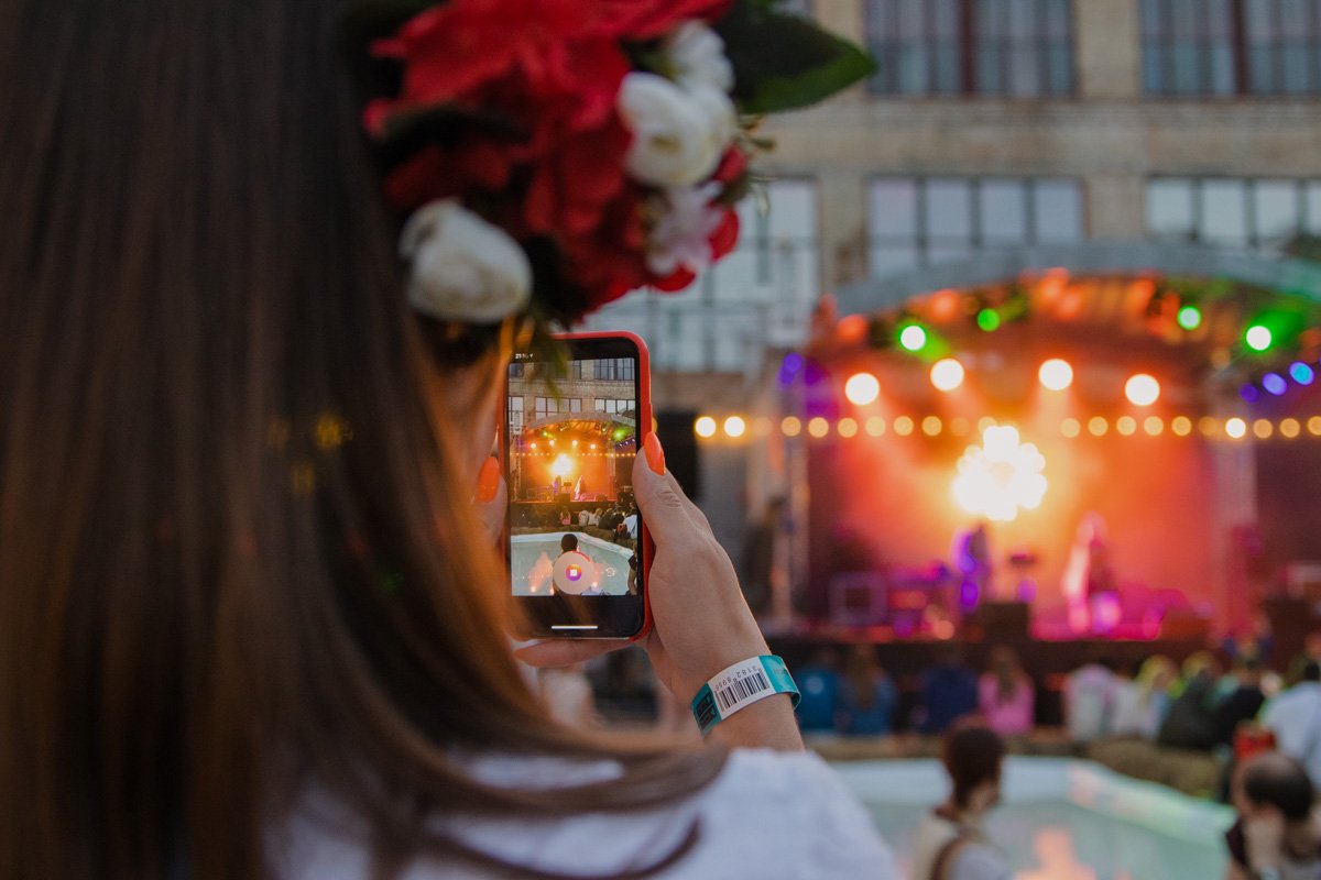 Все вокруг хотелось запечатлеть, чтобы сохранить не только в памяти, но и в своем гаджете Все вокруг хотелось запечатлеть, чтобы сохранить не только в памяти, но и в своем гаджете