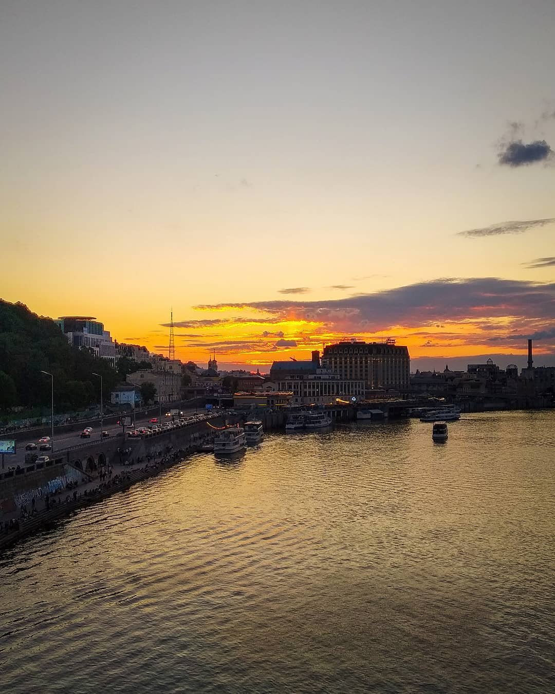 Любоваться закатами - отдельное удовольствие. Предлагаем насладиться вечерним небом вместе с @liudmila_ohorodnyk