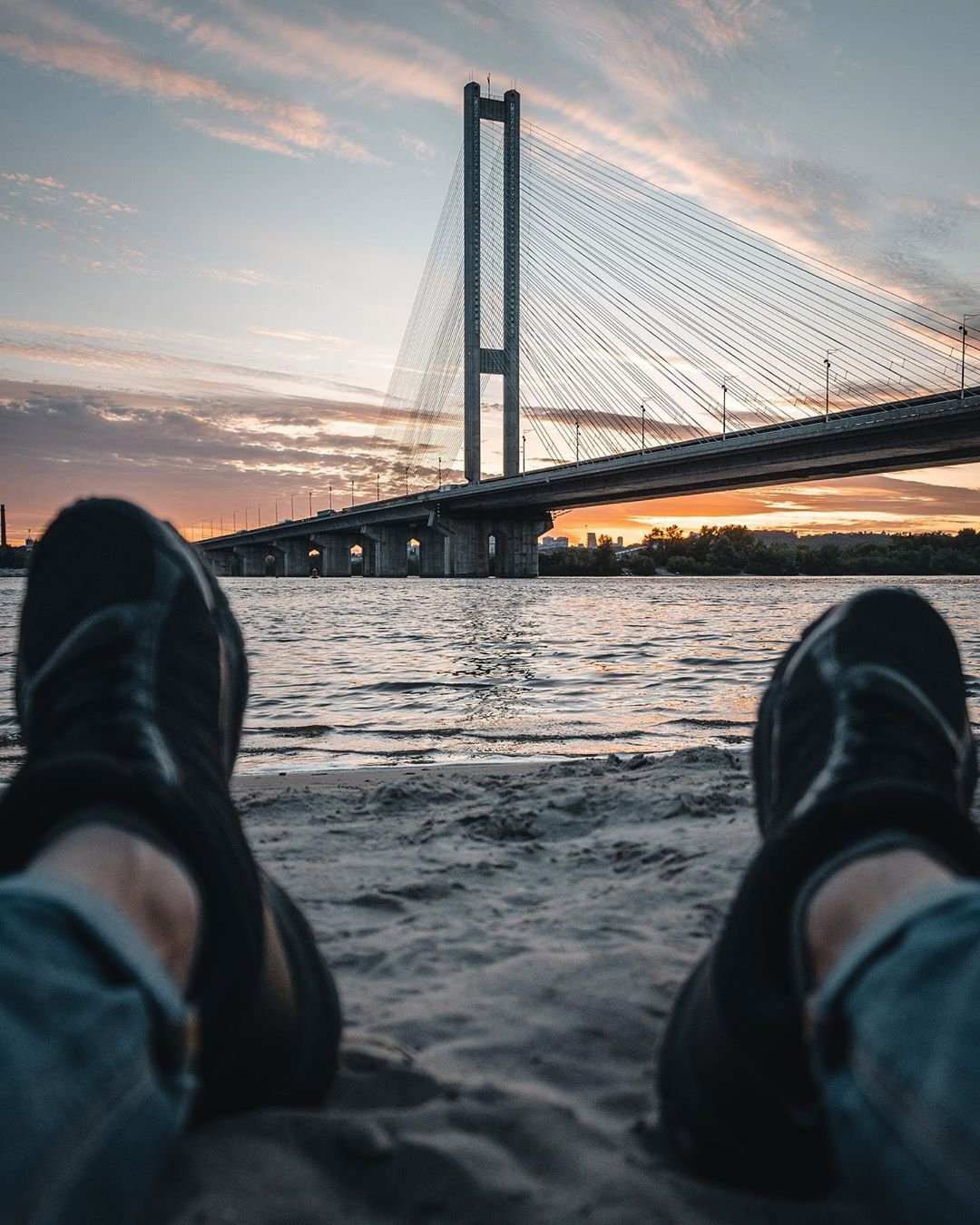 @zhukevych говорит, что пропустил почти все красивые закаты июня. К счастью, пока что в июле что ни закат, то готовая картина