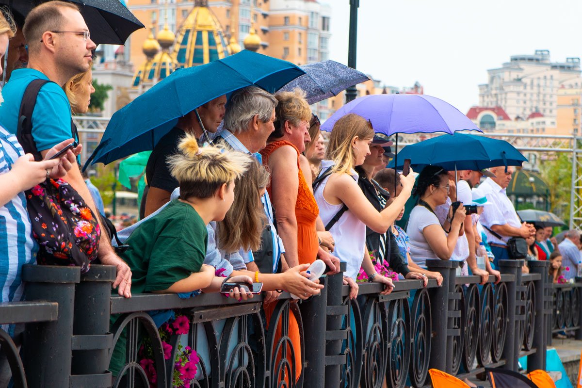 Киев также не остался в стороне и шумно празднует это торжество