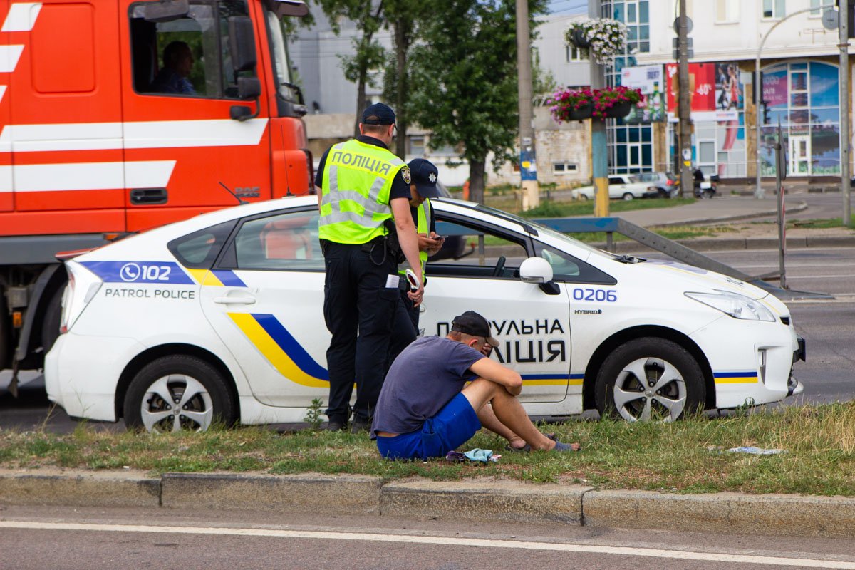 В результате ДТП пострадал водитель и пассажир легковушки