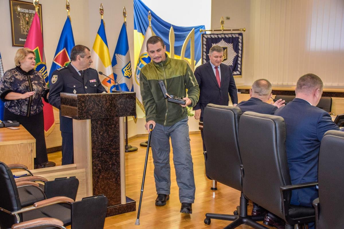 Членами сборной стали военнослужащие и ветераны, которые получили травмы, ранения или заболевания, выполняя служебный долг Членами сборной стали военнослужащие и ветераны, которые получили травмы, ранения или заболевания, выполняя служебный долг