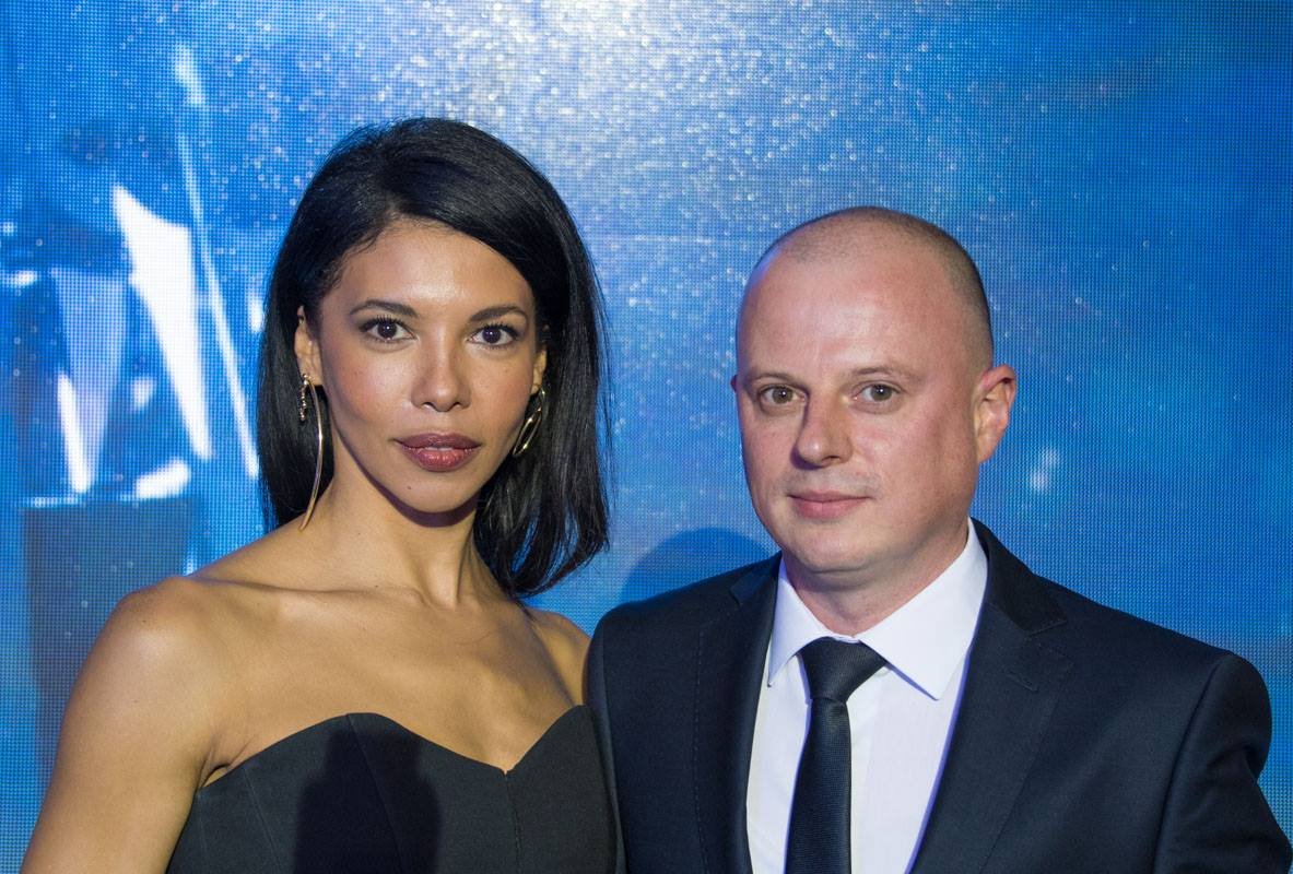 Ведущими церемонии были Каролина Ашион и Виктор Вацко