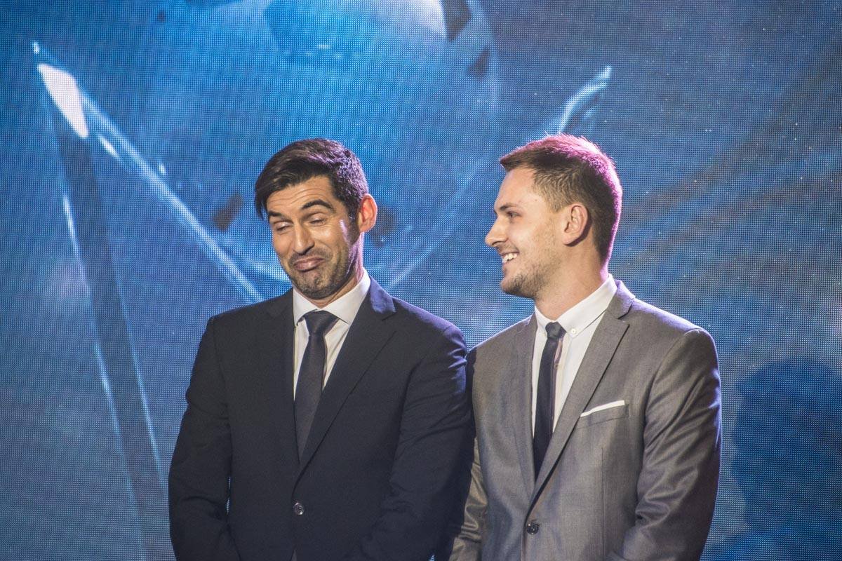 Общаться с украинскими зрителями Фонсеке помогал переводчик