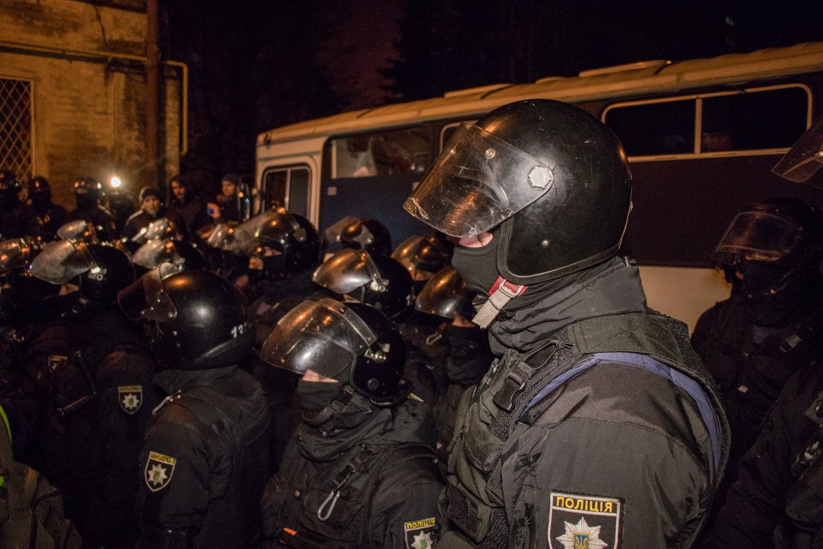 В здание СБУ никого не пускали В здание СБУ никого не пускали