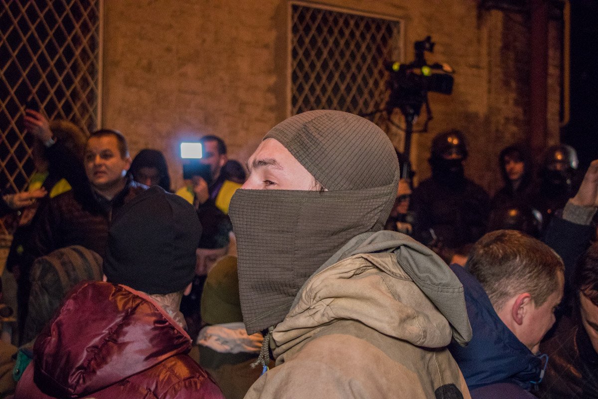 Большинство активистов прятали свои лица Большинство активистов прятали свои лица