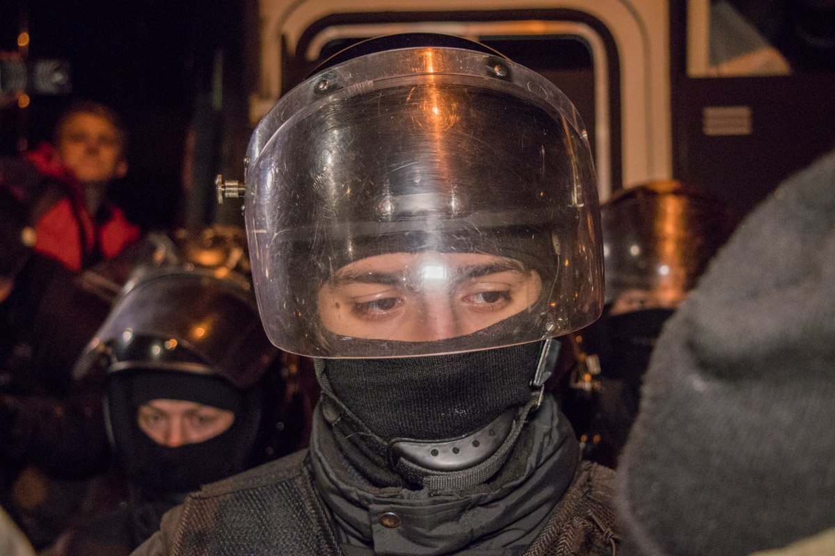 Спецсназовцы на провокации не отвечали Спецсназовцы на провокации не отвечали