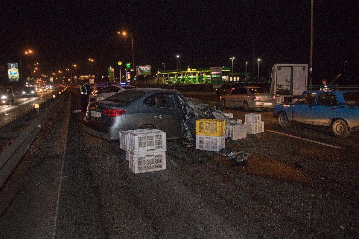 Hyundai таранил правой стороной