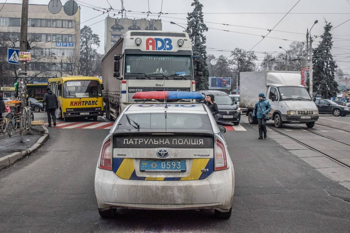 Авария произошла неподалеку от площади Шевченко Авария произошла неподалеку от площади Шевченко