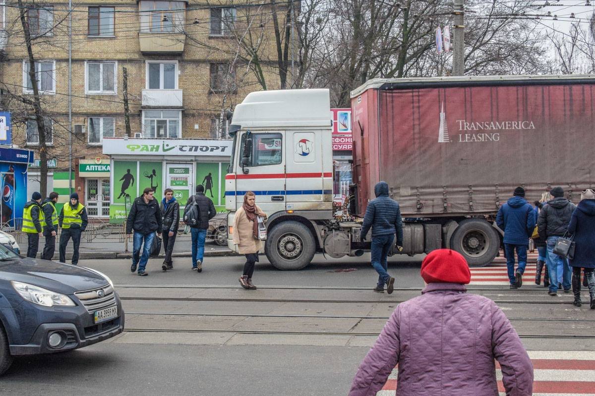 Бабушка даже не теряла сознание. Ее сразу госпитализировали Бабушка даже не теряла сознание. Ее сразу госпитализировали