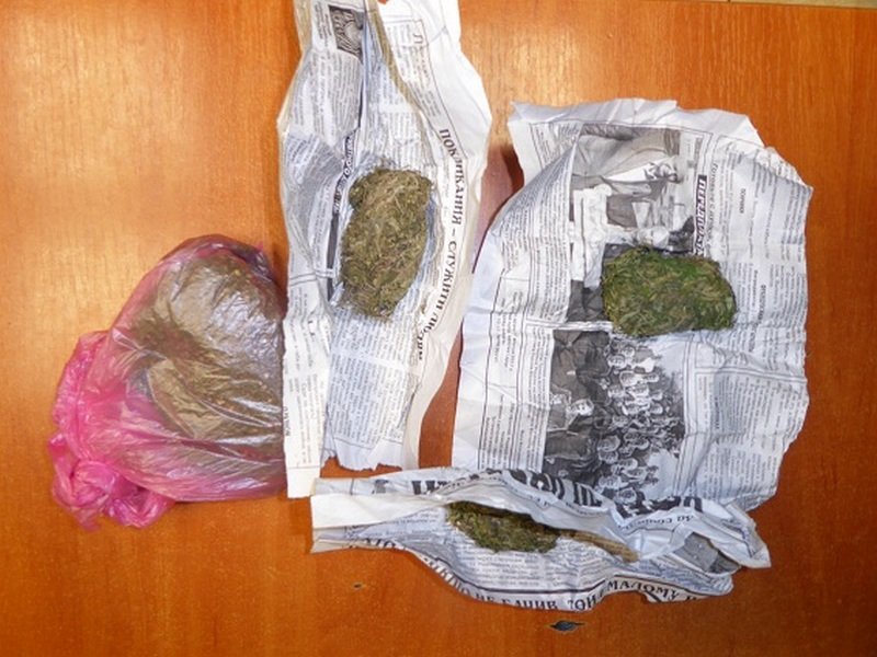 Свертки изъятой марихуаны