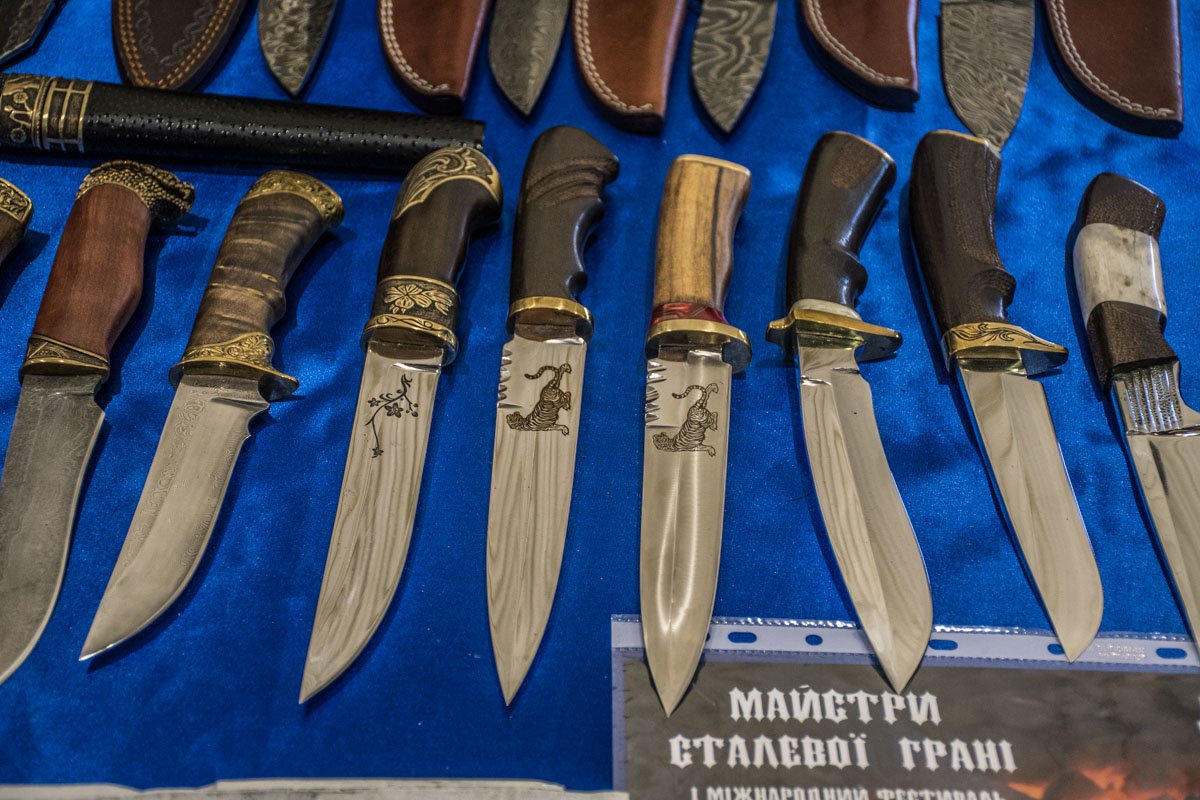 Все ножи сделаны вручную
