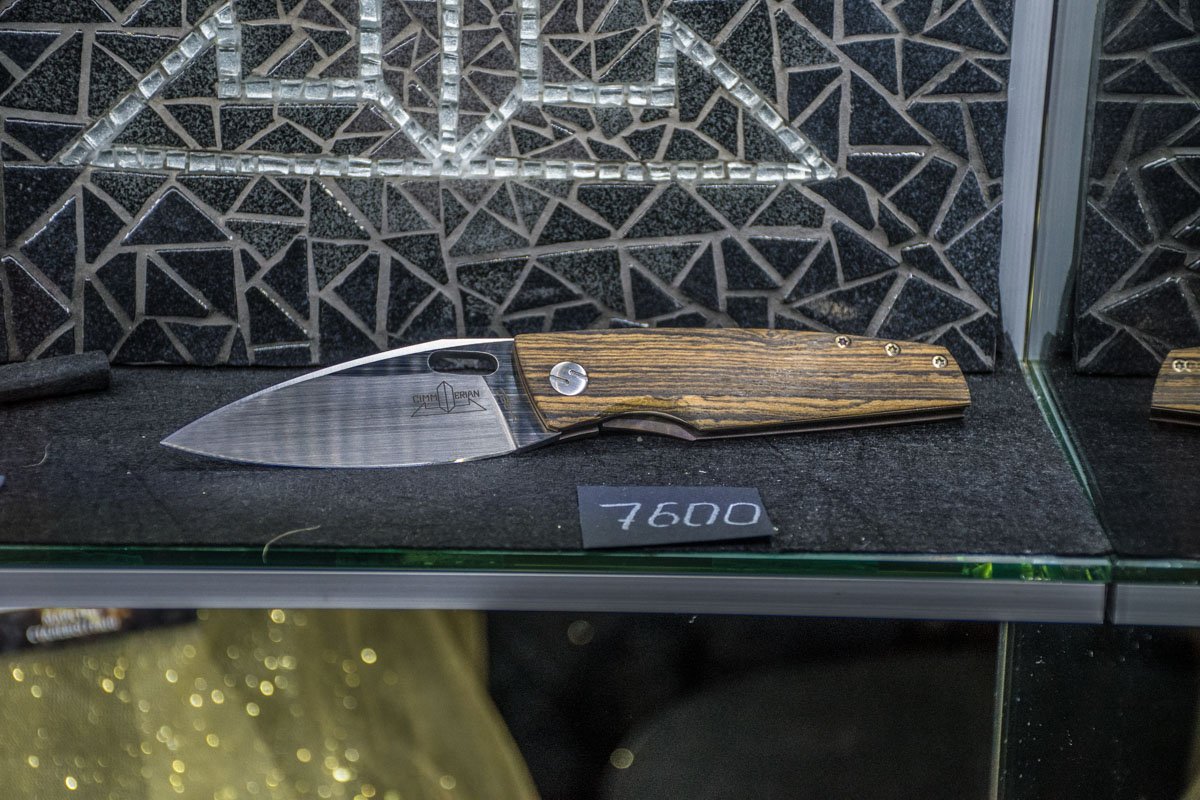 Нож ручной работы имеет соответствующую цену