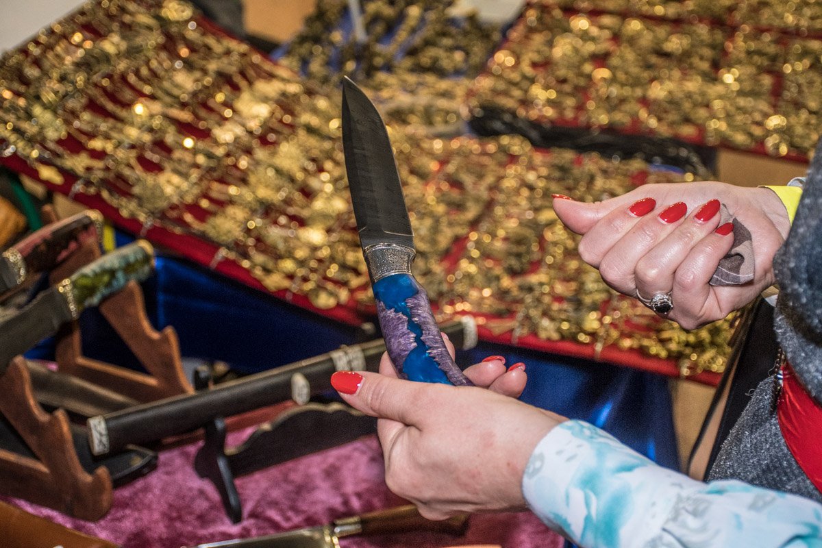 Оружие в женских руках особенно атмосферно