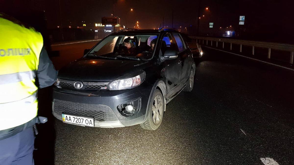 Водители уверяют, что женщина была пьяна Водители уверяют, что женщина была пьяна