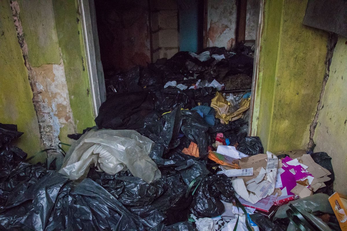 По одной из версий, пожар устроили бомжи