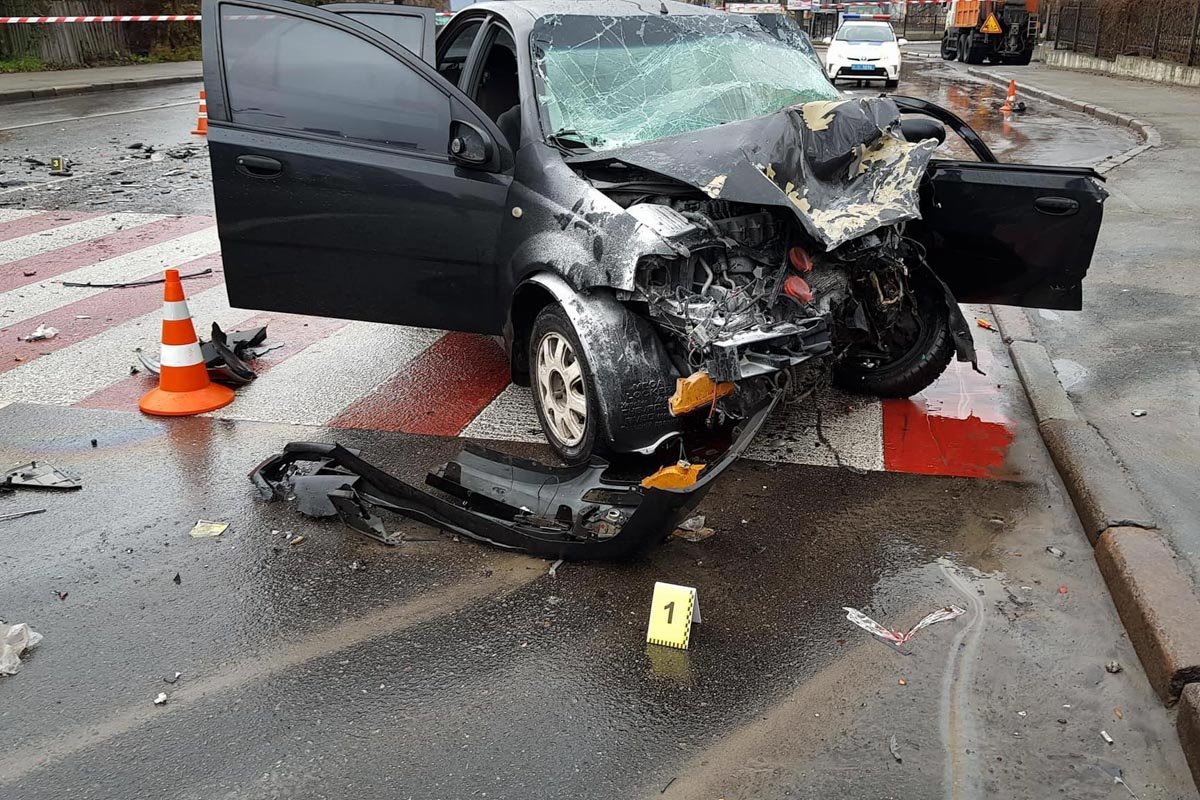 В Chevrolet влетела машина с встречной полосы