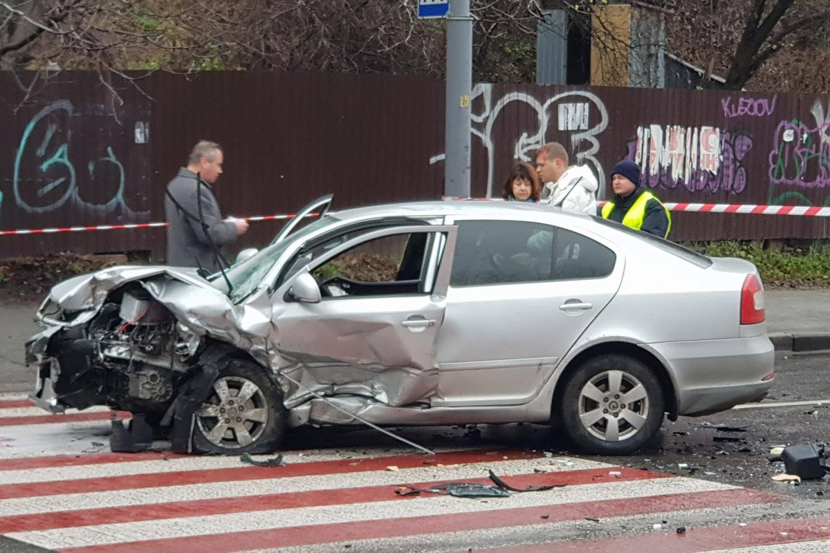 Водитель Skoda отделался сломанным носом