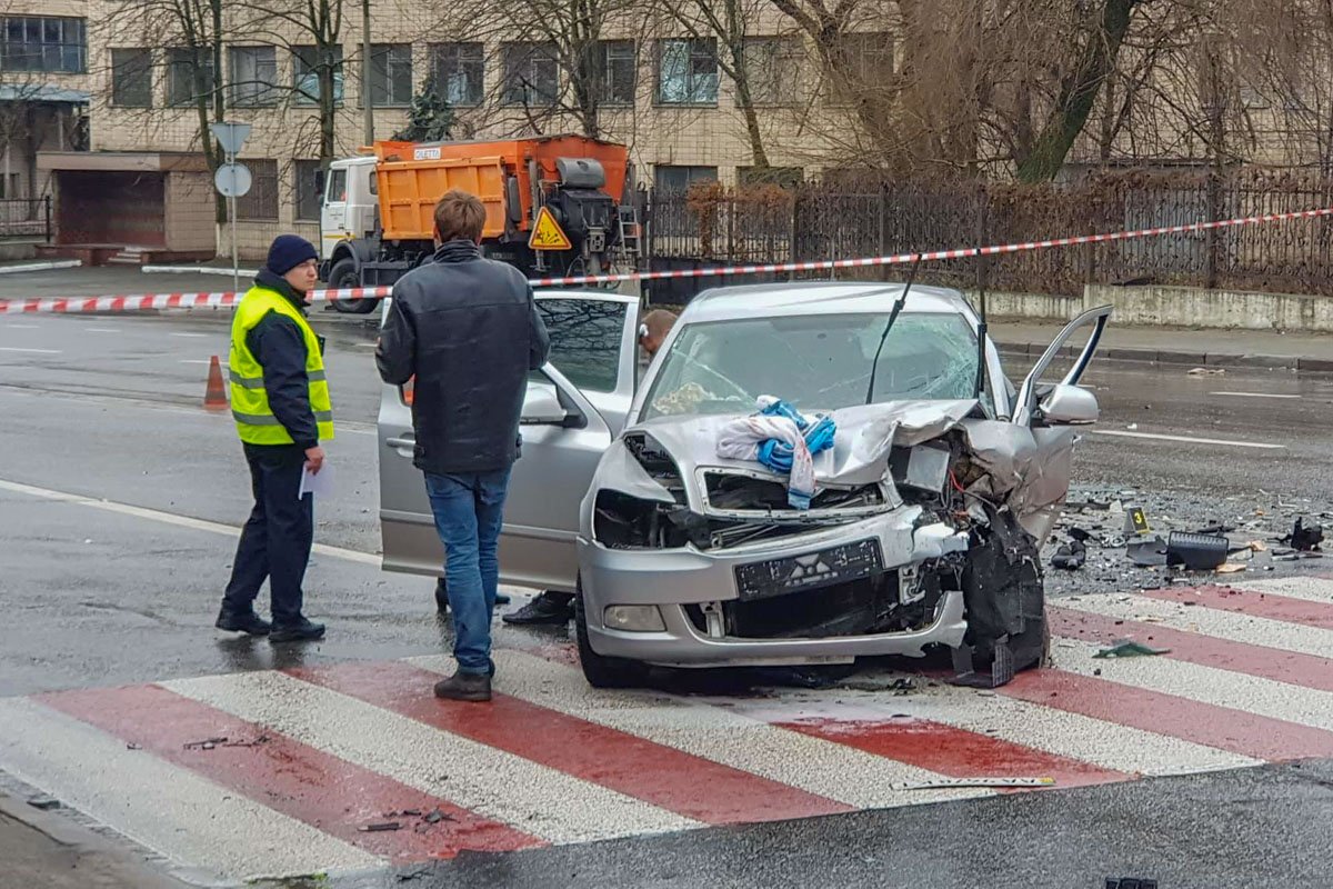 Водителя увезла полиция к врачу на освидетельствование