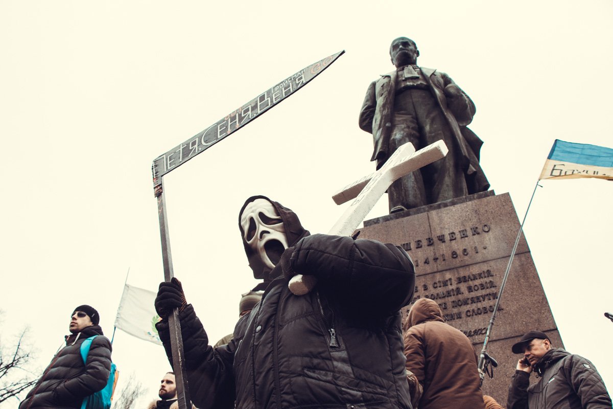 Из толпы участников звучали призывы пойти к СИЗО, где содержат Саакашвили Из толпы участников звучали призывы пойти к СИЗО, где содержат Саакашвили