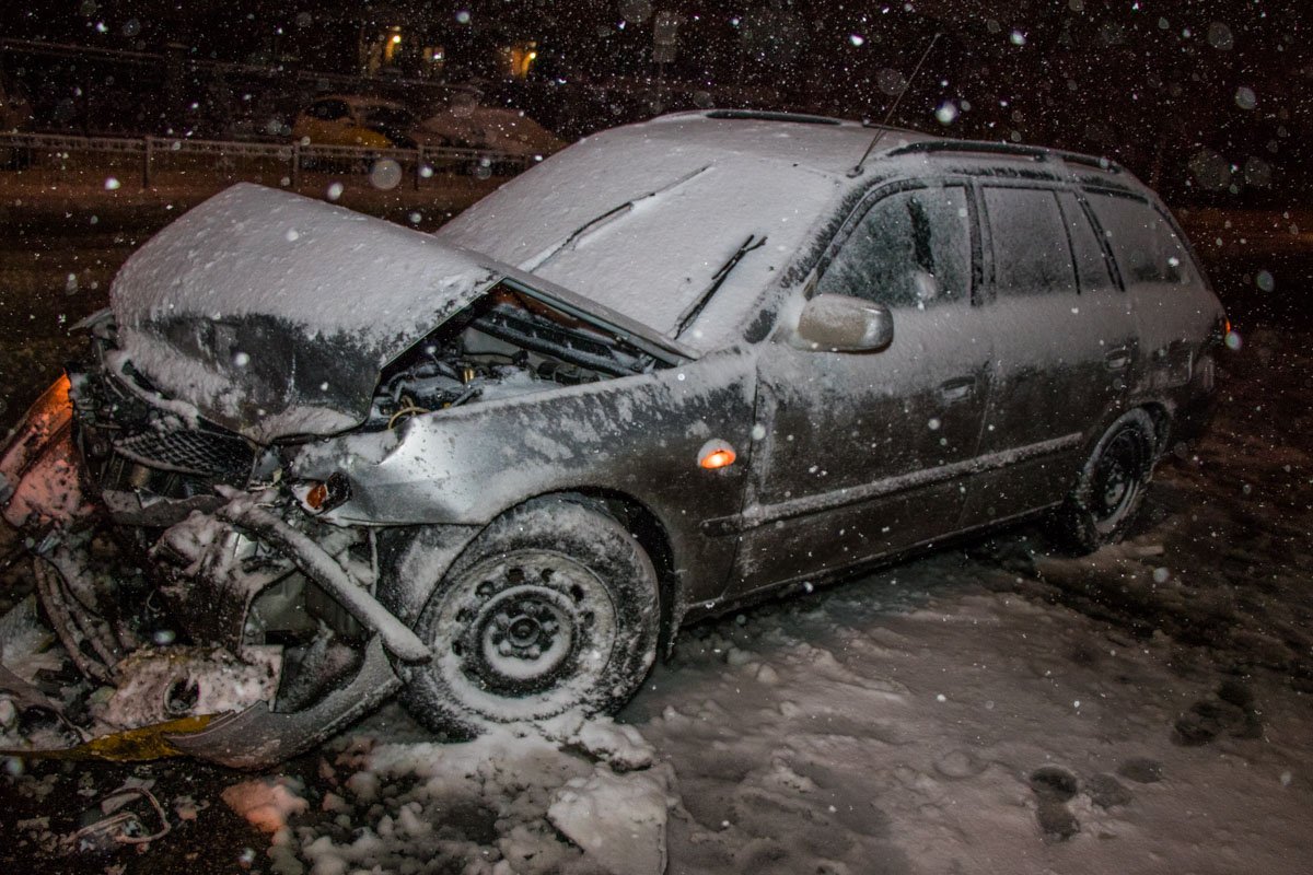 По словам водителя маршрутки, легковушка ехала с высокой скоростью 