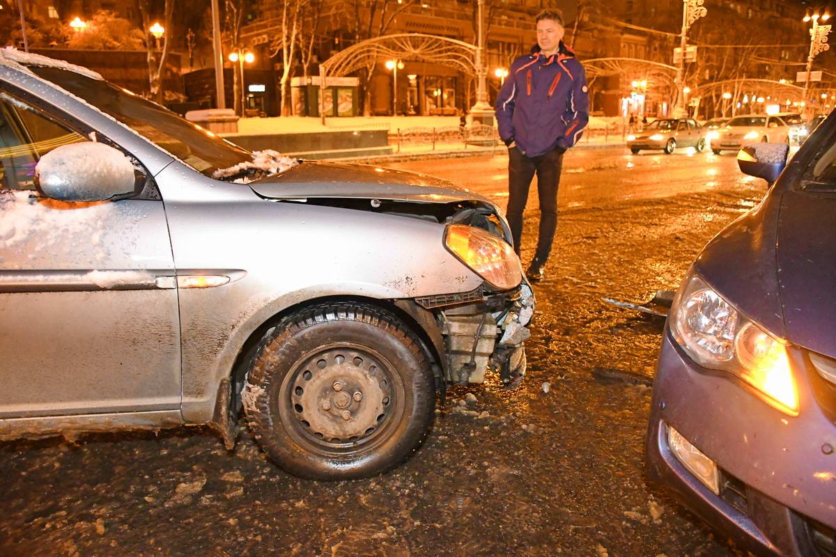 В аварии пострадали только автомобили В аварии пострадали только автомобили