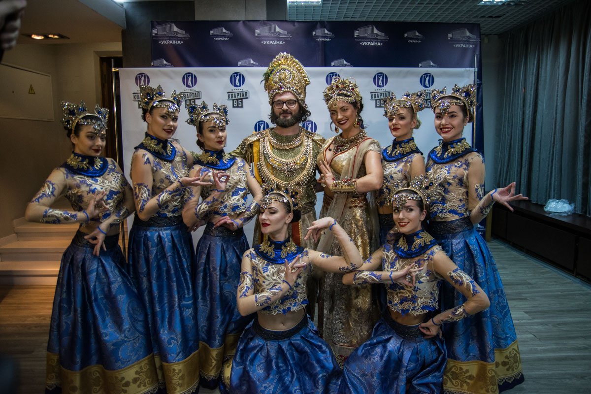 DZIDZIO и Цыбульская сыграли индийских молодоженов