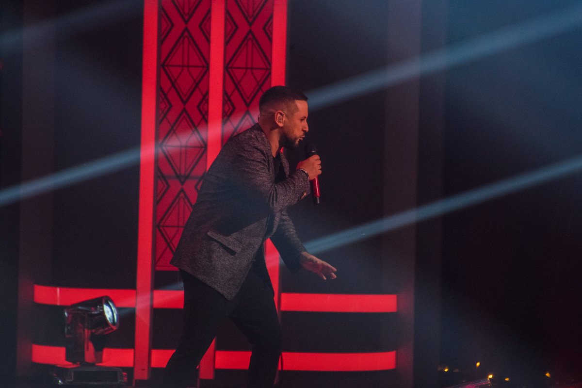 Я хочу высоких, я хочу ударных, я хочу бессонных ночей, но лишь с тобой...