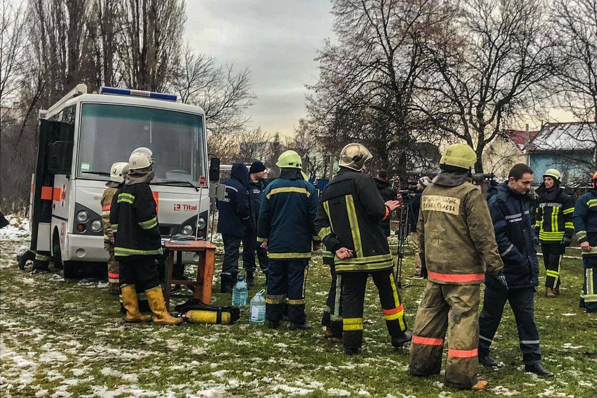 Огонь тушили около трех часов