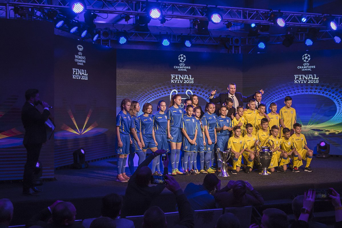 Подрастающее молодое поколение футболистов Украины